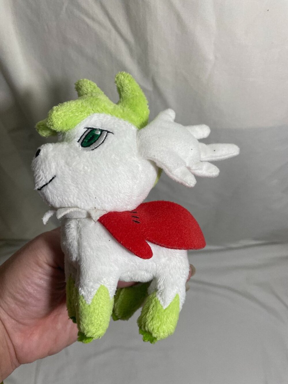 Pokémon Shaymin Sky Forme Plush White Green Red Cape 6” No Tag